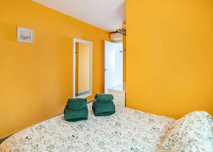 Penthouse In Old Town, 100M From The Beach