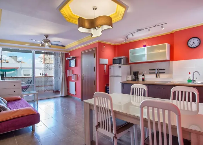 Penthouse In Old Town, 100M From The Beach